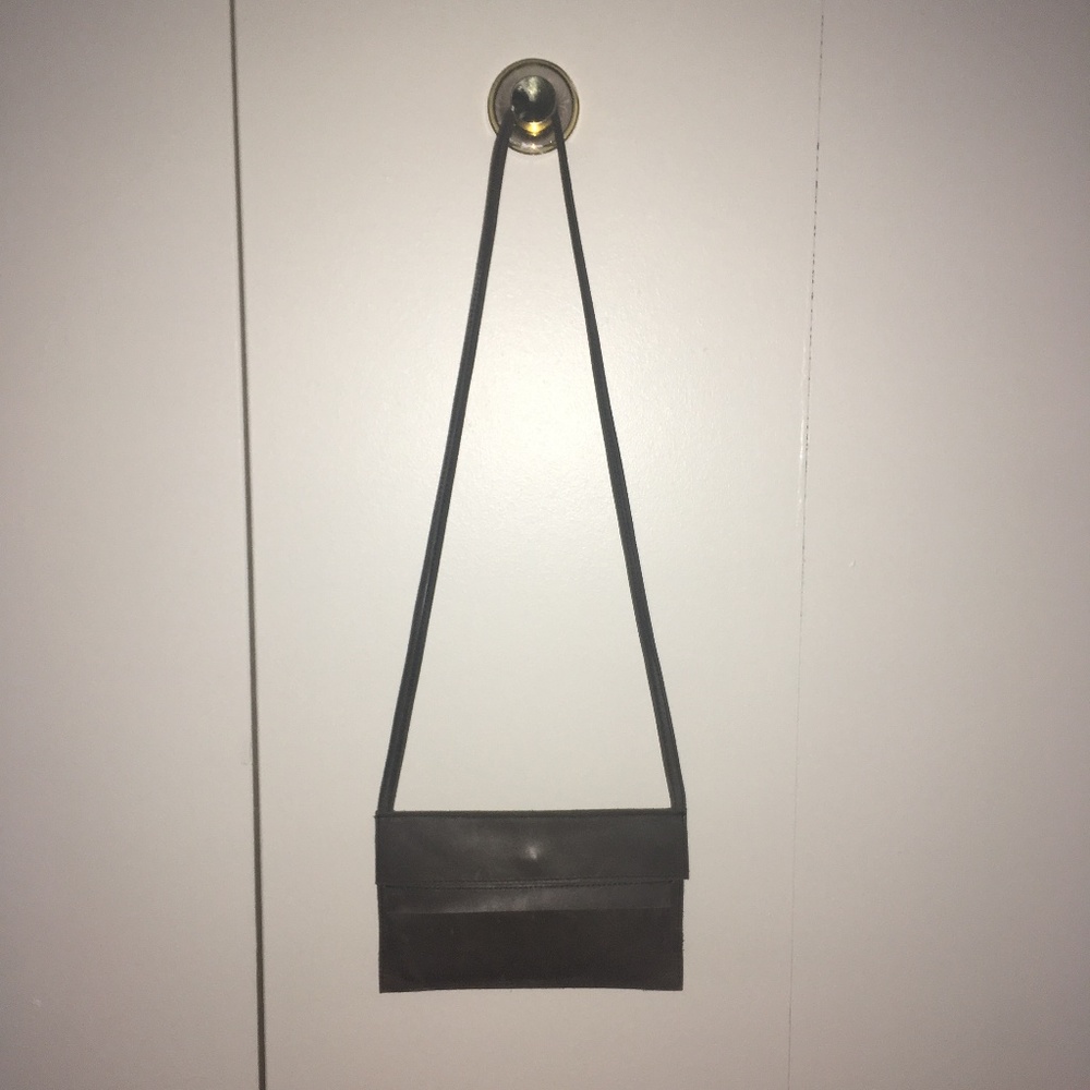 Raven + Lily Crossbody